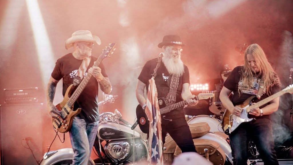 Gil Edwards band performance
